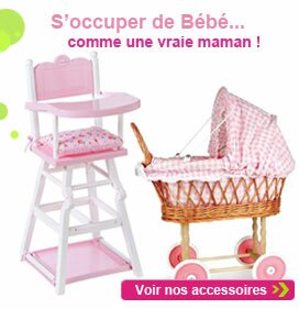 Tous les accessoires pour faire comme maman avec les poupées : poussettes, couches, set de repas, turbulettes etc...